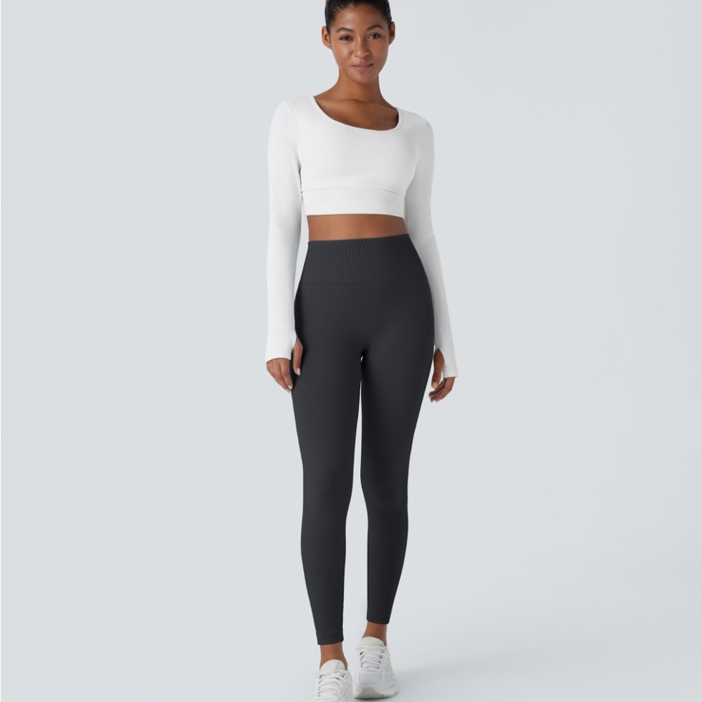 Halara, seamless flow, high waisted tummy control, but lifting yoga leggings 7/8